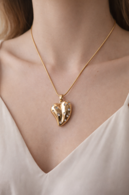 Zirkon Taşlı Altın Renk Çelik Kalp Kolye