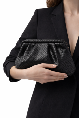 Siyah Örgü Detaylı Kadın Clutch Çanta – Şık ve Zarif Tasarım