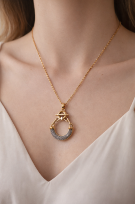 Siyah Dokulu Detaylı Altın Renk Çelik Halka Kolye