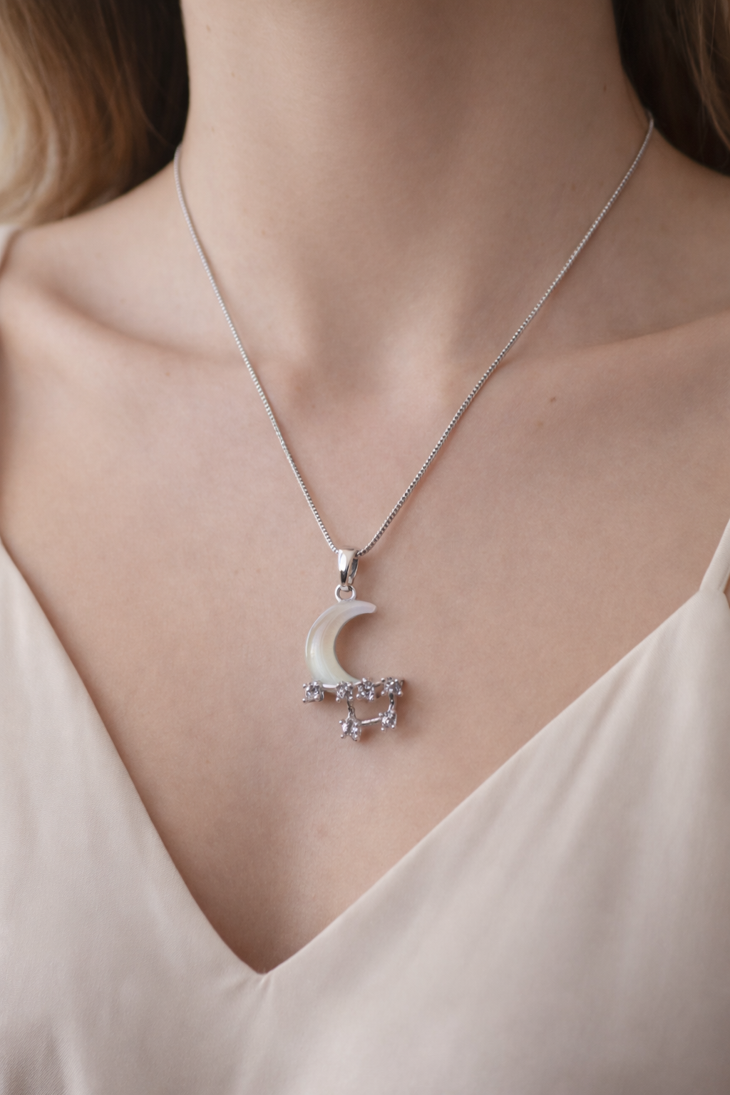 Ay Taşı Detaylı Zirkon Taşlı Çelik Ay Kolye - Görsel 2